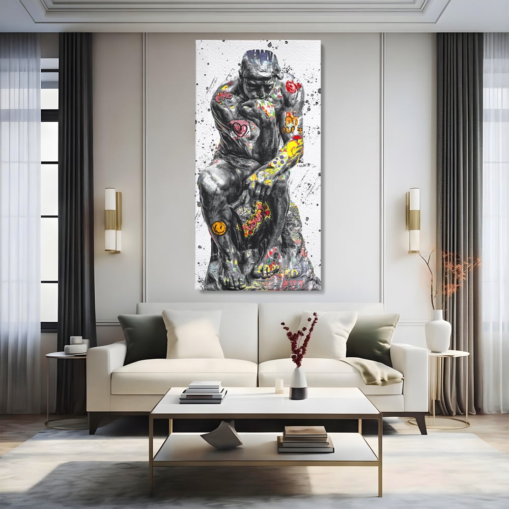Tablou canvas cu tablou canvas cu statuia ganditorul, fara rama, pe sasiu de lemn, pe perete intr-un living